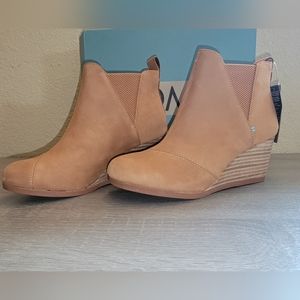 Toms tan Kelsey suede Wedge heels booties 7.5